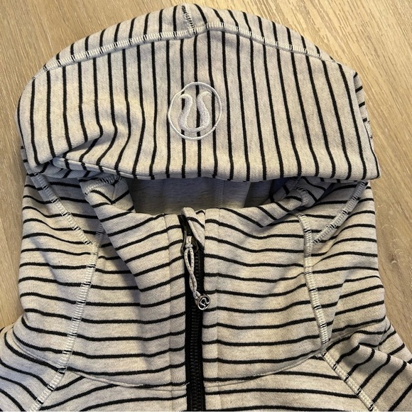 Lululemon scuba hoodie with black stripes - Picture 4 of 14